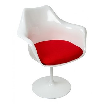 Tulip Armchair met rood kussen, volledig draaibaar