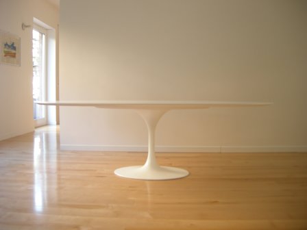 Ovale Saarinen Tulip tafel, 219x121 cm.