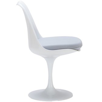 Tulip chair, volledig draaibaar met licht grijs kussen