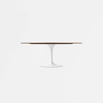 Saarinen tafel met massief houten blad