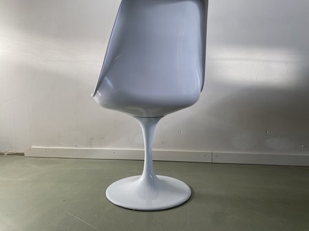 Tulip chair, volledig draaibaar inclusief Wit kussen