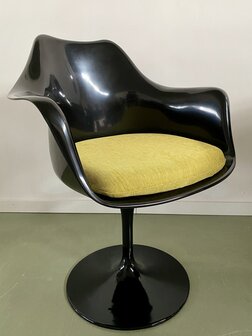 Tulip armchair zwart