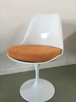 Oranje Vintage kussen voor de Tulip chair