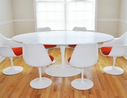 ovale Tulip tafel van Saarinen 200x120cm.