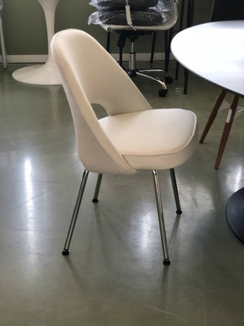            Saarinen Executive Armless Chair Tubular Legs White