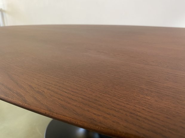 Ovale Tulip tafel massief noten houten blad - verschillende afmetingen