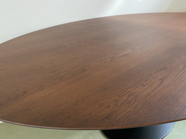 Ovale Tulip tafel massief noten houten blad - verschillende afmetingen