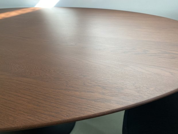 Ovale Tulip tafel massief noten houten blad - verschillende afmetingen