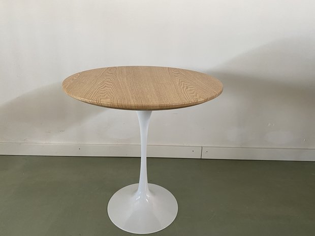 Saarinen eiken fineer side table