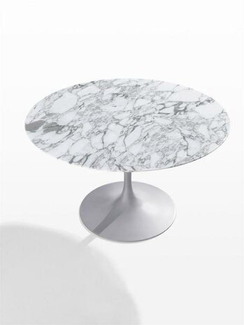 Saarinen Tulip tafel, Ø 137cm - Statuario marmer