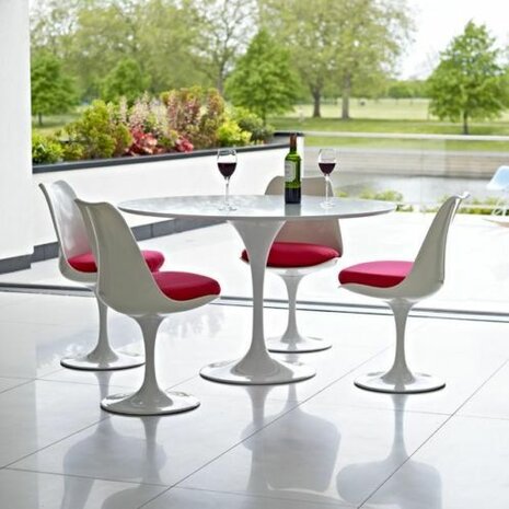 outdoor saarinen tafel