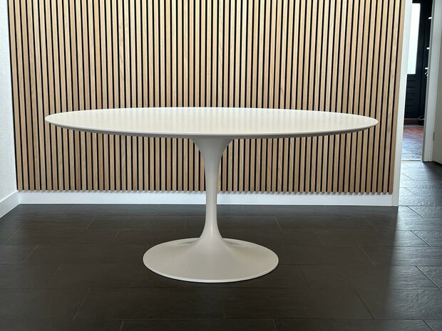 Ronde-Tulip-tafel-160cm-mat-wit-blad