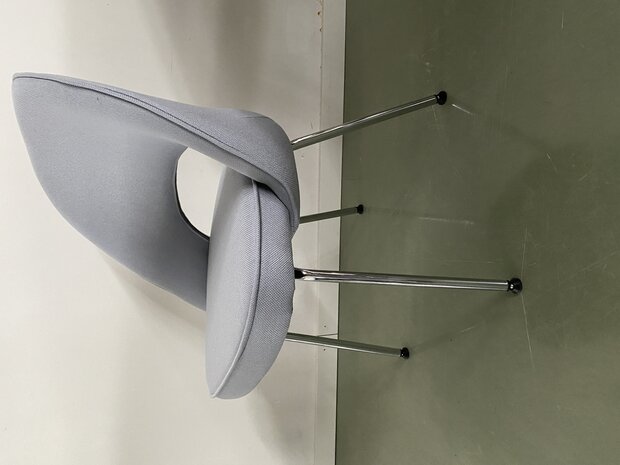 4x Refurbished Saarinen stoel M 72 - licht grijs