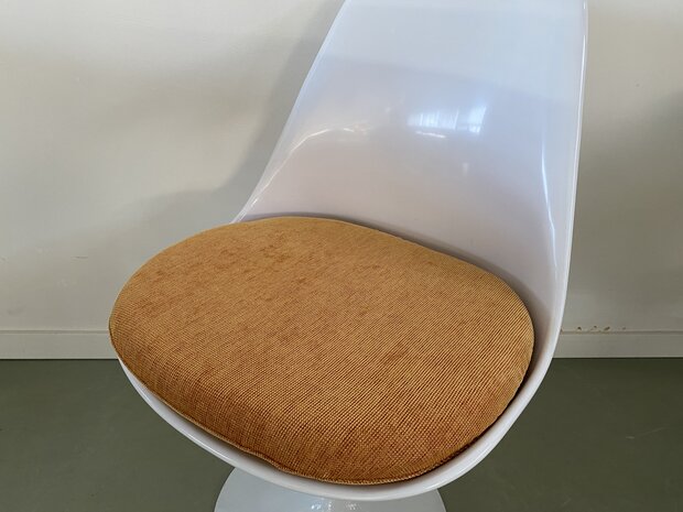 Kussen voor Saarinen Tulip stoel zonder armleuning van KNOLL - Vintage Oranje