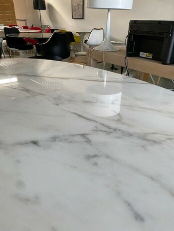 Showroom korting: Ovale Tulip tafel Keramisch blad 180x90cm