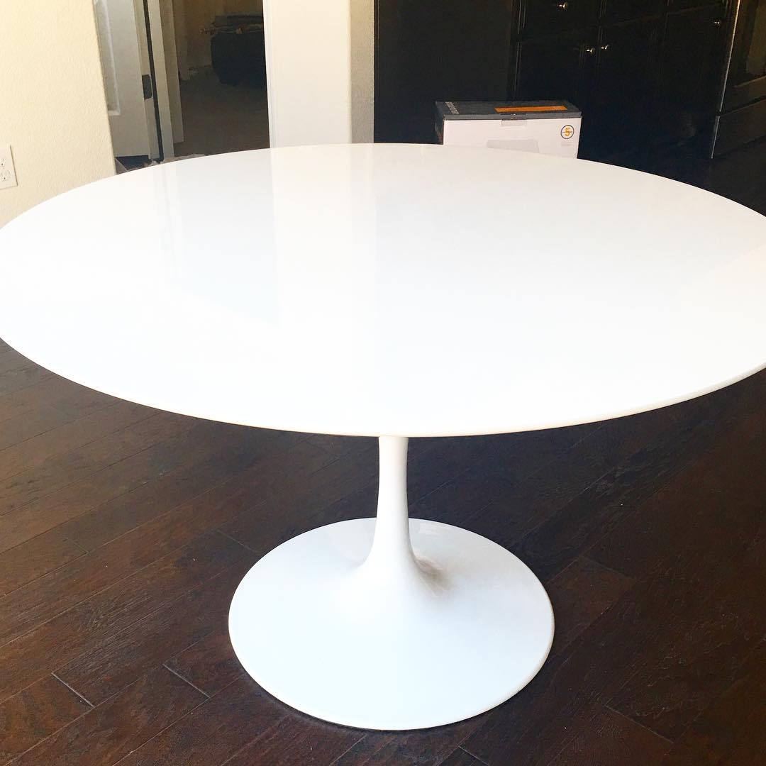 Jet krant Bengelen Tulip tafel van Saarinen 150cm - Eigenwijs Design - Saarinen Tulip  specialist in ovale- en ronde eettafels