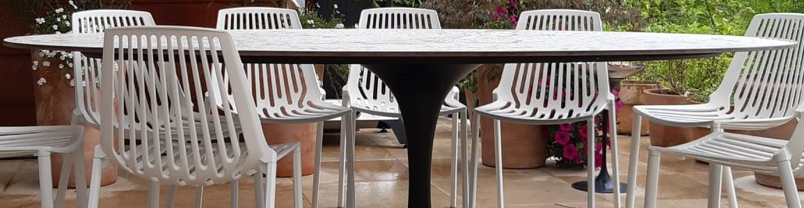 Outdoor-Tulip-tafels-en-stoelen