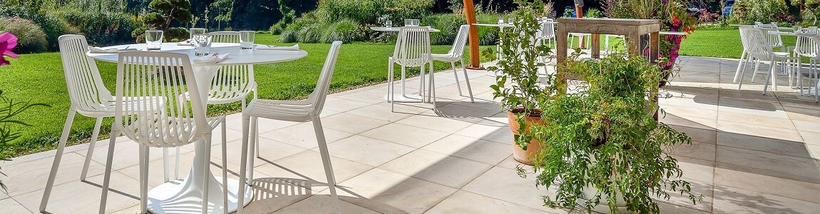 Outdoor Tulip tafels rond en ovaal