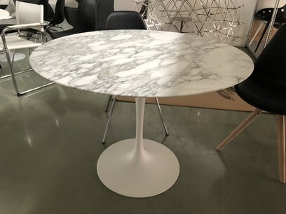 Tulip tafel Statuario marmeren blad 107cm