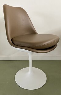 Tulip Upholstered Italian leather chair - Nuts brown