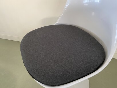 Vervangend Kussen voor Tulip chair - donker grijs