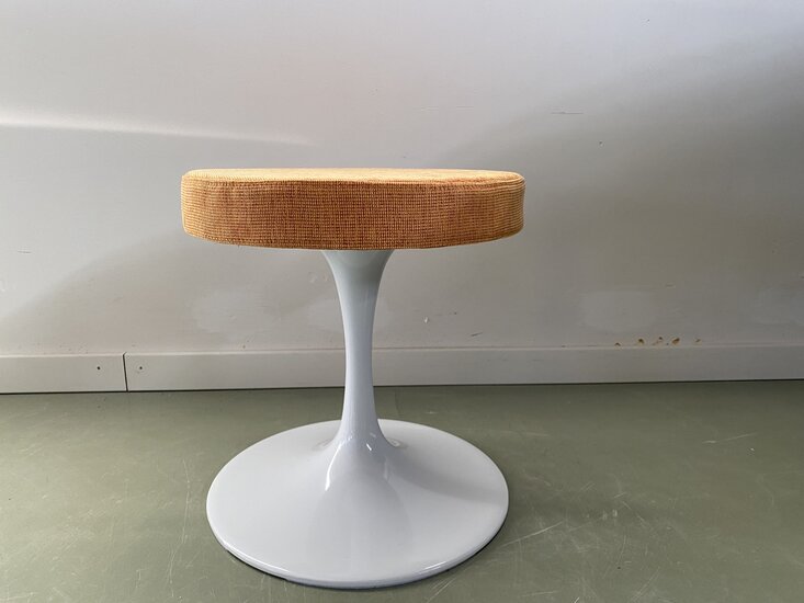 Tulip Eero Saarinen - poefje - Vintage oranje